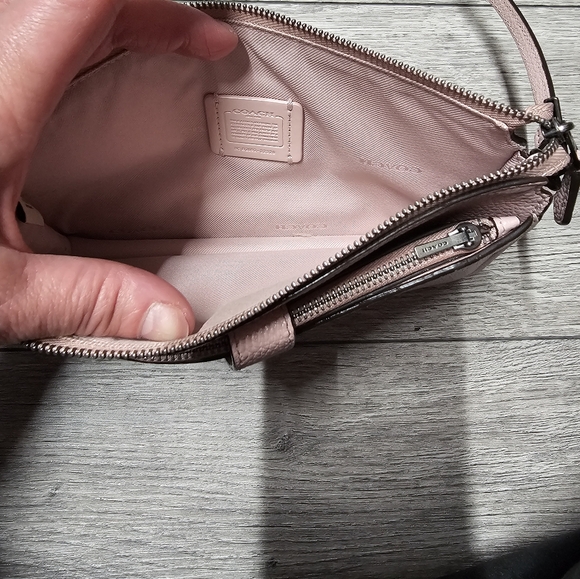 Coach Bags EUC Pastel Pink Noa Pop Up Messenger Crossbody Bag Shoulder Bag - Picture 6 of 13